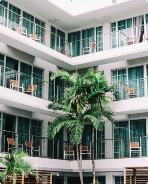 ROOMS-APARTMENTS